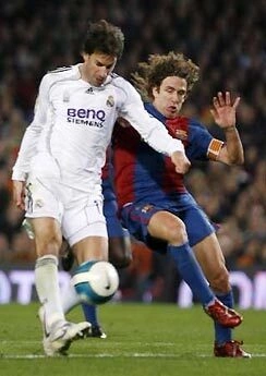 Tiền đạo người Hà Lan đáng được xem là "sát thủ" mới đối với mành lưới Barca.