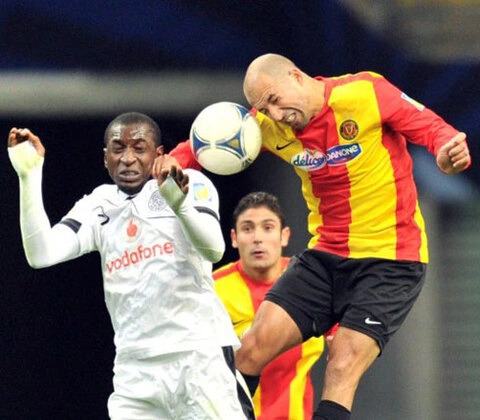 Niang (áo trắng), từng vô địch Pháp trong màu áo Marseille, sẽ là một trong những hy vọng lớn nhất của Al-Sadd khi họ chạm trán Barca ở bán kết. Ảnh: AFP.
