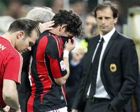 Mất Pato là một đòn nặng giáng vào Milan trên chặng cuối cuộc đua tranh scudetto với Juventus.