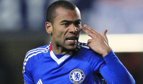 Ashley Cole được coi là hậu vệ trái hàng đầu thế giới nhiều năm qua. Ảnh: PA.