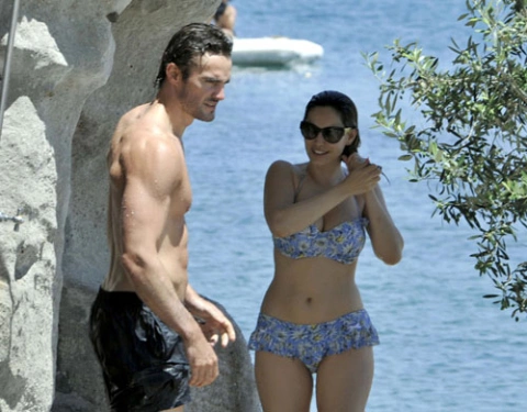 Cặp đôi hẹn hò nhau được khoảng một năm rưỡi.