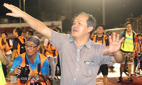 bau-duc-ho-tro-que-ngoc-hai-400-trieu-dong