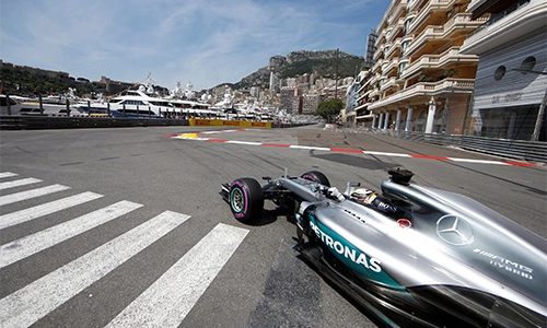 ricciardo-giup-red-bull-cat-dut-mach-gianh-pole-cua-mercedes-1