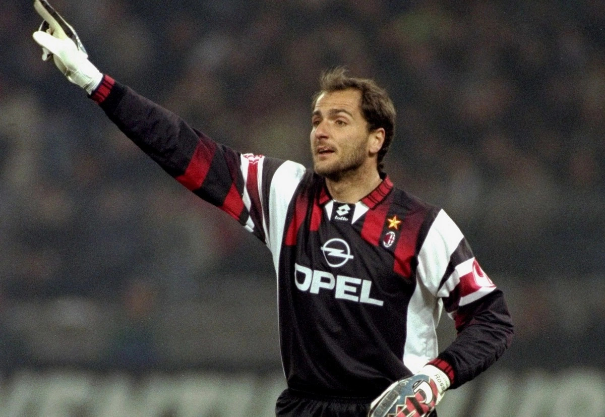 Đội hình tiêu biểu của AC Milan trong kỷ nguyên Berlusconi ...