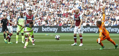 liverpool-de-bep-west-ham-chi-cach-top-4-mot-tran-thang-1