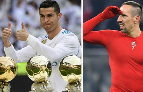 Ribery từng có một mùa giải giành mọi danh hiệu nhưng phải nhường Quả Bóng Vàng cho Ronaldo, người không có danh hiệu nào.