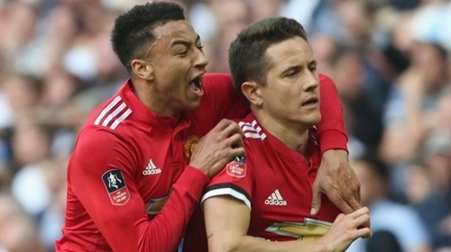 Herrera mừng bàn thắng ghi vào lưới Tottenham ở bán kết Cup FA. Ảnh: Reuters.