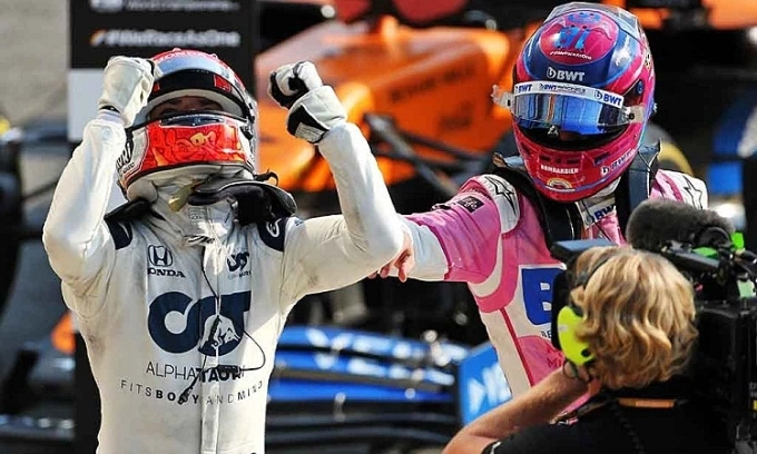Gasly vui mừng sau khi giành chiến thắng ở đường đua Monza. Ảnh: PA.