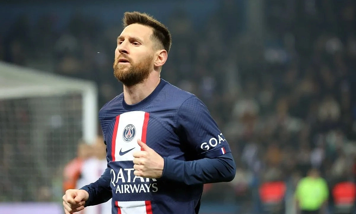 Barca tìm nhà tài trợ trả lương cho Messi
