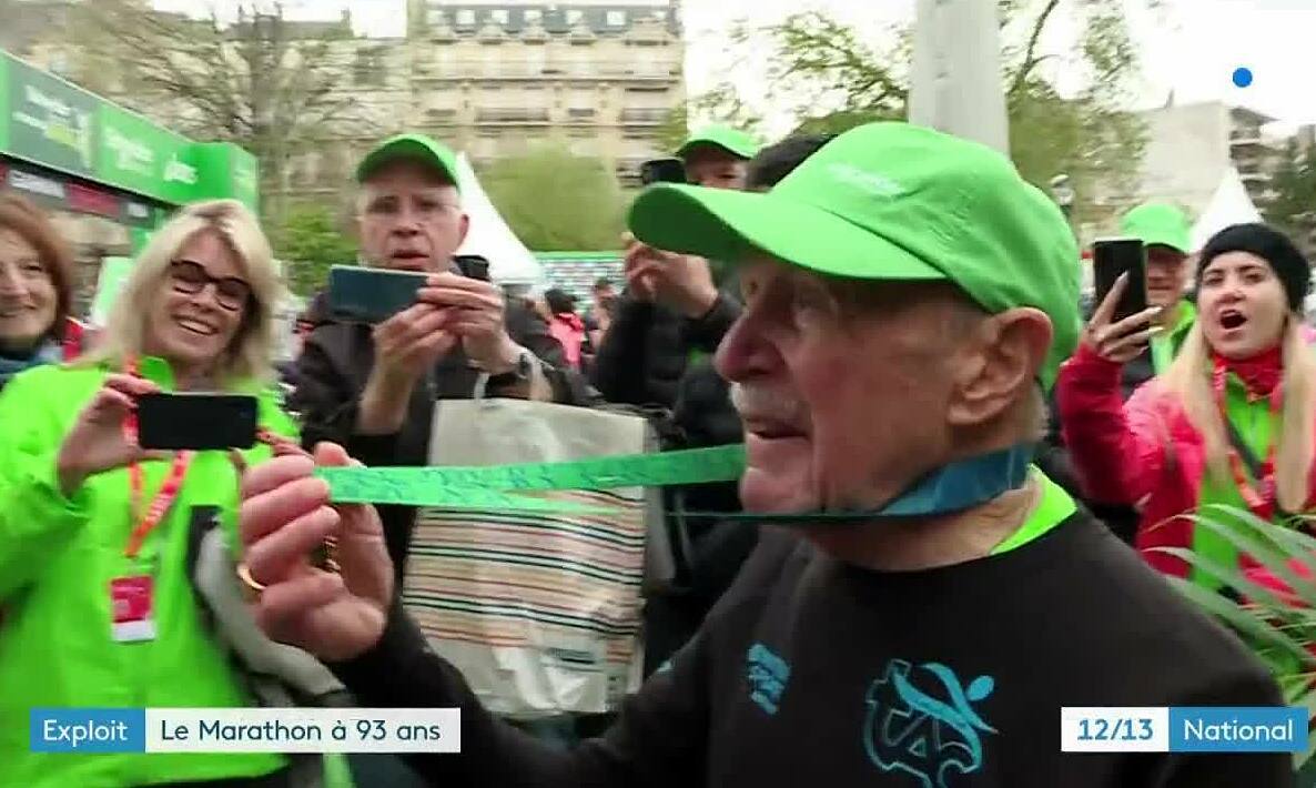 Runner 93 tuổi chạy Paris Marathon sub7.30