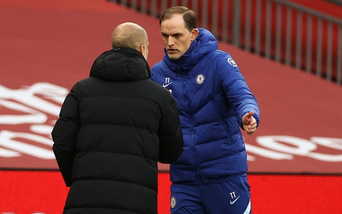 Tuchel trong một lần đối đầu Guardiola thời còn dẫn dắt Chelsea. Ảnh: Reuters