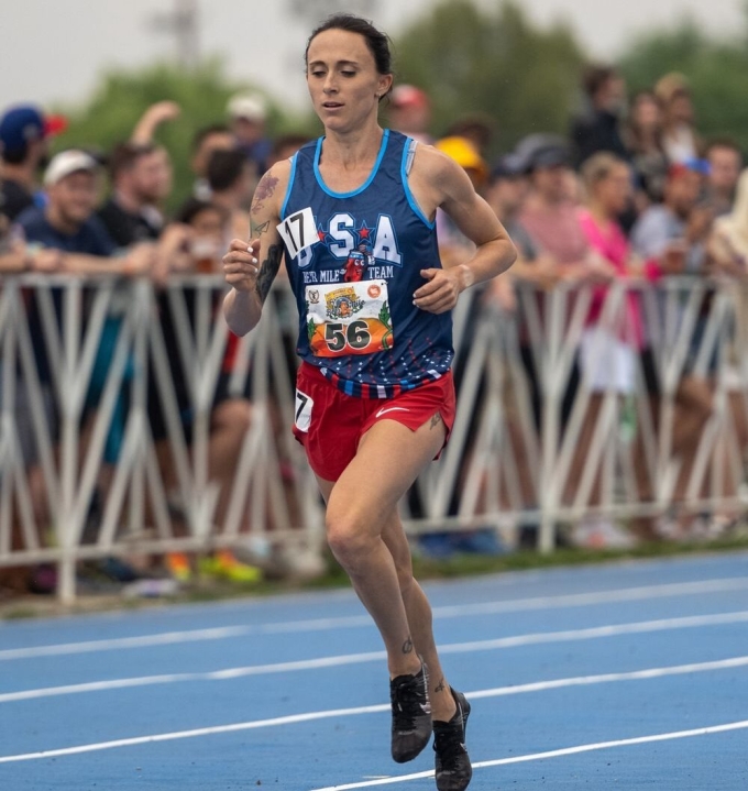 Houlihan trên đường chạy Beer Mile ngày 1/7. Ảnh: Beer Mile