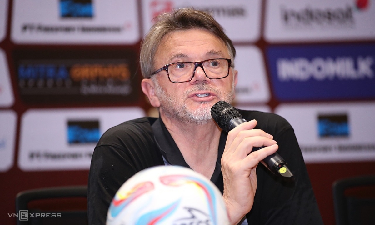 HLV Troussier: 'Có nhiều điều lạc quan từ trận thua Indonesia' - VnExpress Thể thao