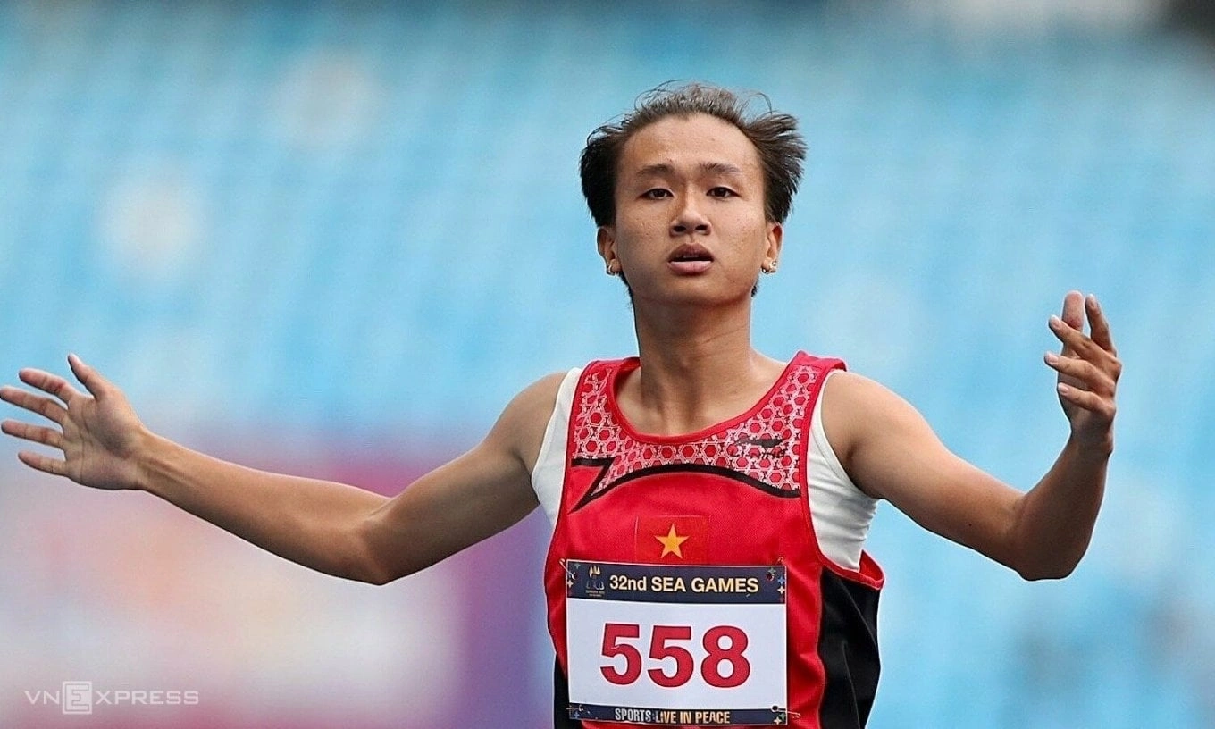 Nhi Yến trên đường chạy SEA Games 32 tại Phnom Penh, Campuchia 2023. Ảnh: Đức Đồng