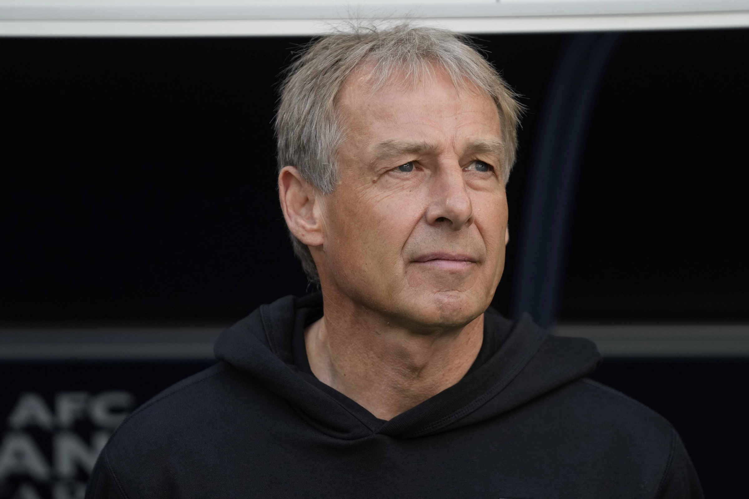 Klinsmann khi còn dẫn dắt tuyển Hàn Quốc, trước trận đấu Malaysia ở Asian Cup 2024 trên sân Al Janoub, tại Al Wakrah, Qatar ngày 25/1/2024. Ảnh: AP.