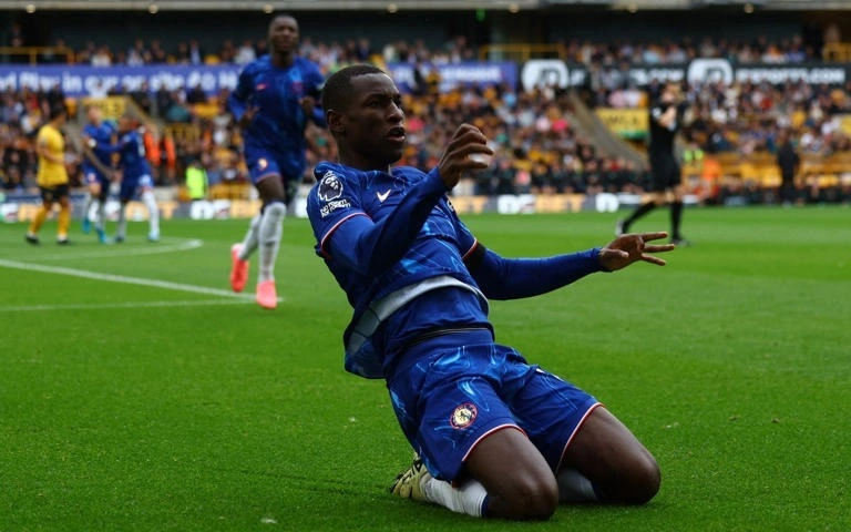 Jackson mừng bàn trong trận Wolves 2-6 Chelsea ở vòng hai Ngoại hạng Anh tối 25/8. Ảnh: PA