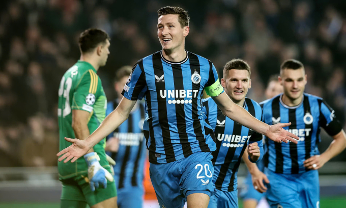 Tiền vệ Hans Vanaken mừng bàn phạt đền giúp Brugge hạ Aston Villa. Ảnh: PA