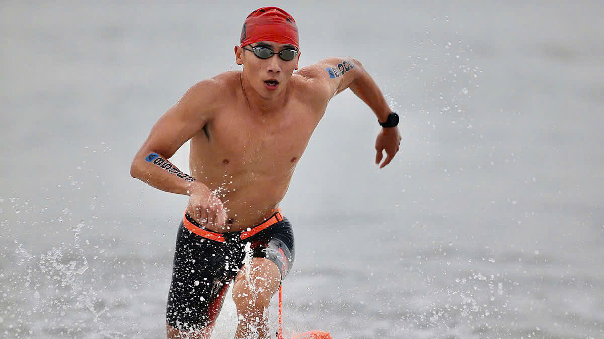 Hot boy bơi lội vô địch nội dung tiếp sức DNSE Aquaman Vietnam