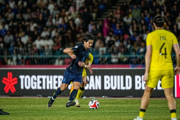 Tiền vệ gốc Nhật Bản Yudai Ogawa cùng Campuchia hòa Malaysia 2-2 ở lượt ra quân bảng A ASEAN Cup 2024. Ảnh: CFF