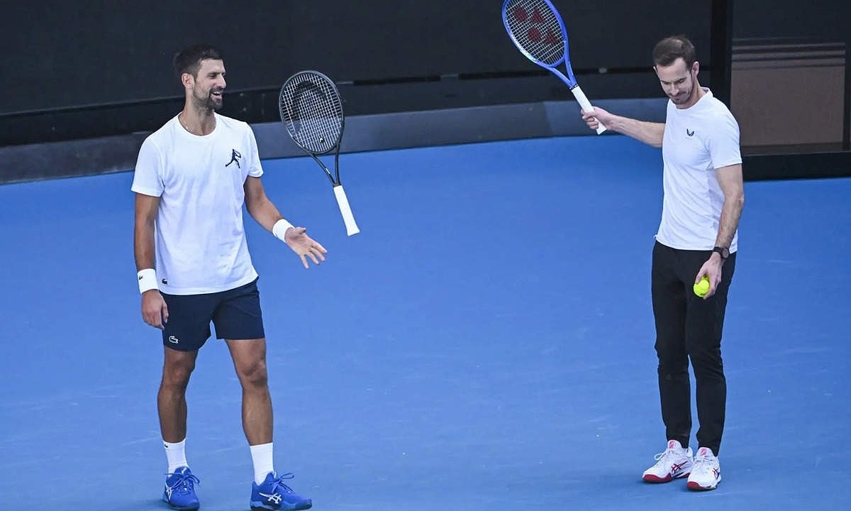 Murray: 'Thà huấn luyện Federer còn hơn Djokovic'