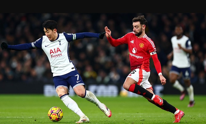 Bruno Fernandes (áo đỏ) thi đấu trong trận Tottenham 1-0 Man Utd ở vòng 25 Ngoại hạng Anh tối 16/2. Ảnh: PL