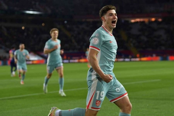 Alvarez mừng bàn mở tỷ số trận Barca 4-4 Atletico ở bán kết lượt đi Cup Nhà vua tối 25/2. Ảnh: AFP