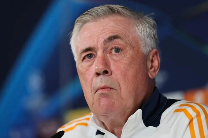 HLV Carlo Ancelotti trong buổi họp báo trước trận Real gặp Atletico ở lượt đi vòng 1/8 Champions League ngày 3/3. Ảnh: Managing Madrid