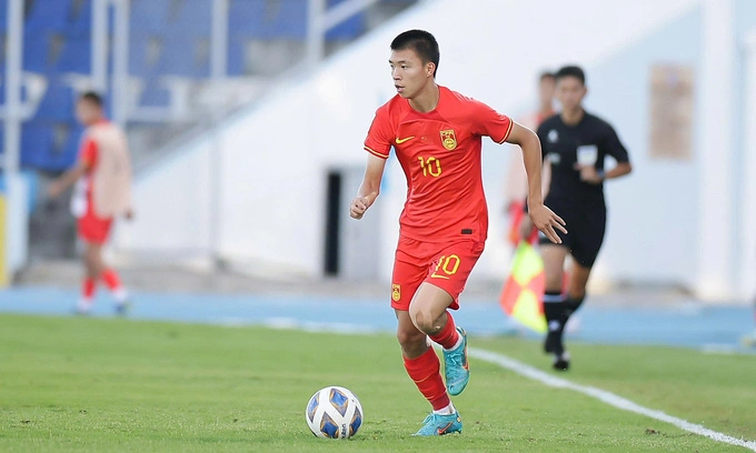 Tiền đạo Wang Yudong trong màu áo U17 Trung Quốc, ở tuổi 16 năm 2023. Ảnh: PPSport
