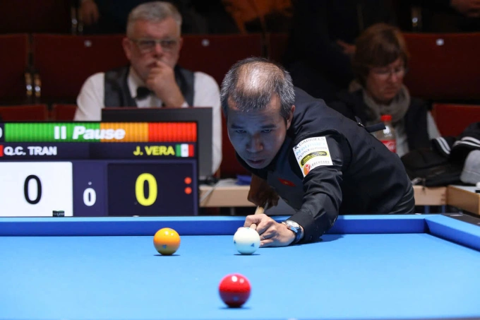 Trần Quyết Chiến trong trận tứ kết thắng Javier Vera. Ảnh: Billiards