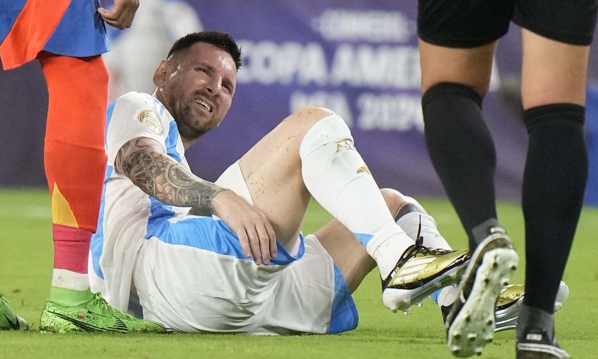 Messi lỡ trận Argentina - Brazil