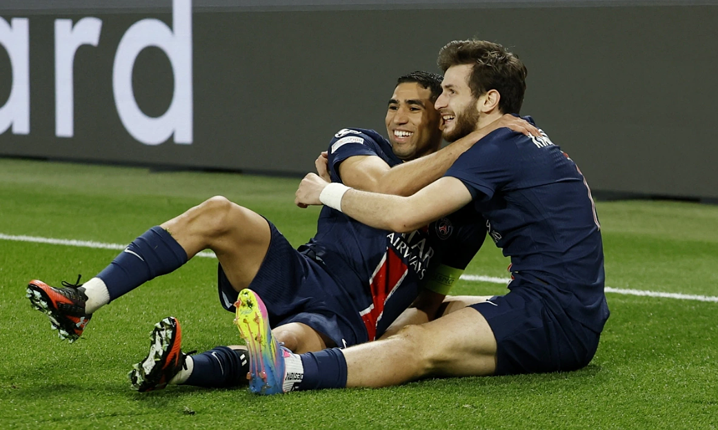 PSG đặt một chân vào bán kết Champions League