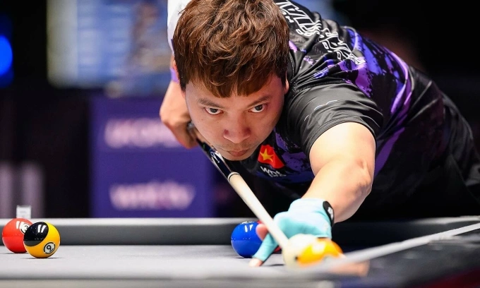 Dương Quốc Hoàng trong trận gặp Manas tại vòng 1/16, giải pool 9 bi UK Open ở Telford, vùng Shropshire, hạt West Midlands, Vương quốc Anh ngày 8/5/2025. Ảnh: Matchroom