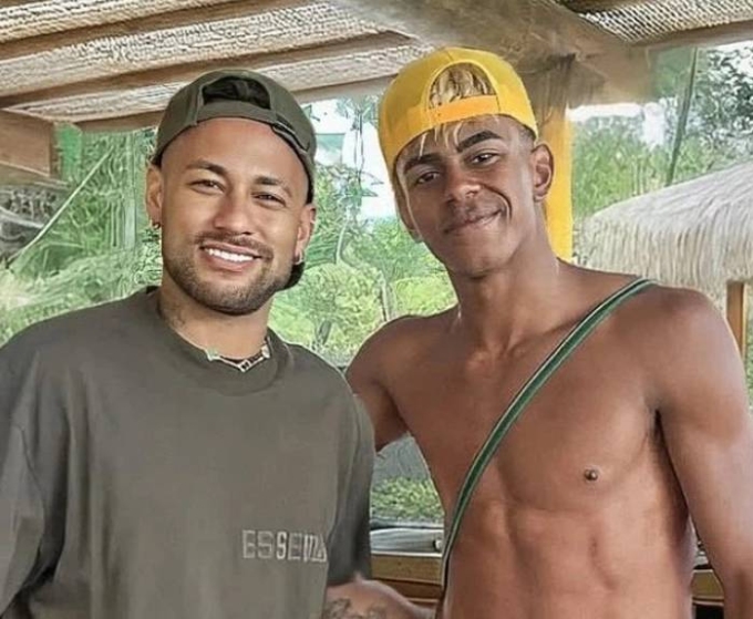 Neymar ăn chơi cùng Yamal tại Brazil hôm 19/6. Ảnh: Instagram