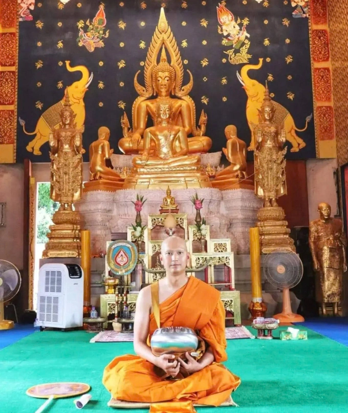 Sadom thời còn xuất gia. Ảnh: The Times