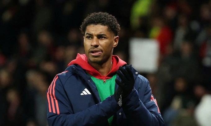 Rashford khởi động trong trận Man Utd gặp Newcastle trên sân Old Trafford, thành phố Manchester, Vương quốc Anh tối 30/12/2024. Ảnh: Reuters