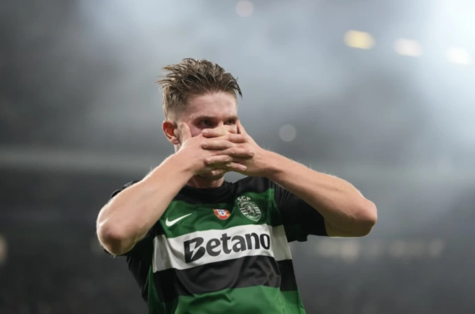 Viktor Gyokeres ăn mừng trong trận Sporting thắng Man City 4-1 tại Lisbon, Bồ Đào Nha ngày 5/11/2024. Ảnh: AP
