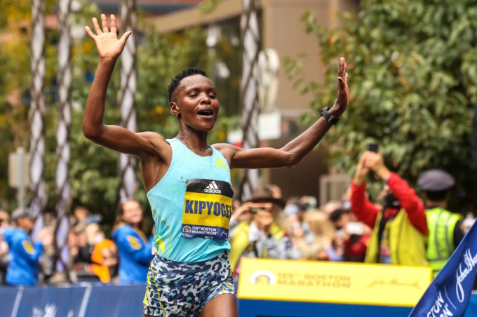 Nhà vô địch Boston Marathon 2021 Diana Kipyogei bị cấm thi đấu 6 năm và tước danh hiệu vô địch Boston Marathon vì kết quả xét nghiệm dương tính với doping. Ảnh: Kevin Morris
