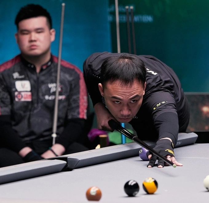 Phạm Phương Nam đi cơ trong trận thua Aloysius Yapp ở vòng một giải pool 9 bi thế giới tại thành phố Jeddah, Arab Saudi ngày 22/7/2025. Ảnh: Matchroom