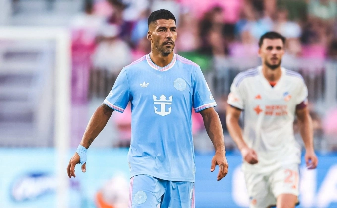 Luis Suarez (trái) thi đấu trong trận Inter Miami 0-0 FC Cincinnati sáng 27/7. Ảnh: Inter Miami