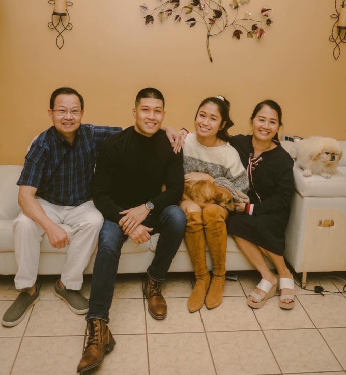 Steven Nguyễn chụp cùng gia đình dịp Lễ tạ ơn năm 2019. Ảnh: X / Steven Nguyen