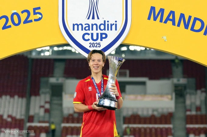 Viktor Le bên chức vô địch U23 Đông Nam Á cùng Việt Nam. Ảnh: Anh Khoa