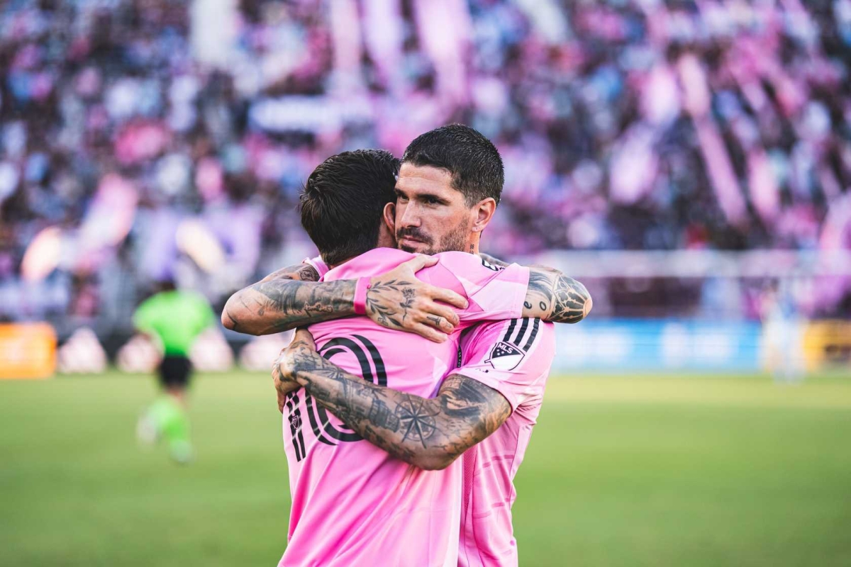 Messi lập cú đúp kiến tạo giúp Inter Miami thắng sát nút