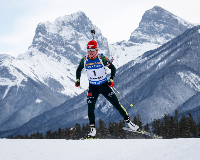 Laura Dahlmeier thi đấu tại World Cup biathlon ở Canada năm 2019. Ảnh: AP