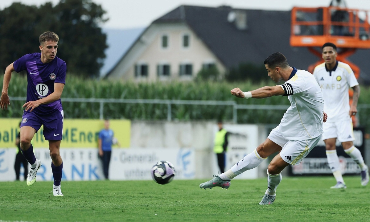 Ronaldo giúp Al Nassr thắng CLB Ligue 1