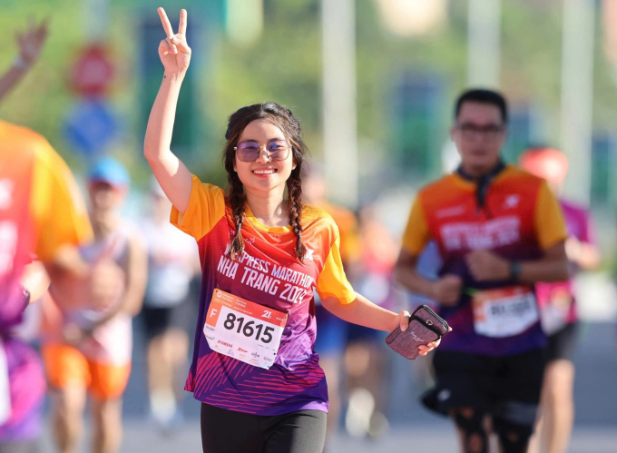 Runner tham dự VnExpress Marathon Nha Trang 2024. Ảnh: VM