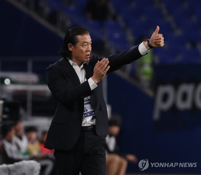 HLV Kim Pan-gon dẫn dắt Ulsan Hyundai dự K-League 1 năm 2025. Ảnh: Yonhap
