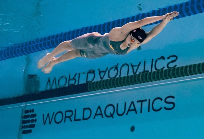 Yu trên đường bơi bán kết 200m hỗn hợ giải VĐTG tại Singapore ngày 27/7. Ảnh: AFP