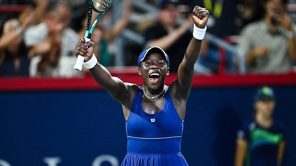 Tay vợt 18 tuổi thắng sốc Coco Gauff