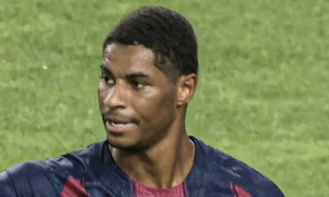 Rashford mừng bàn thắng đầu tay cho Barca trong trận giao hữu với Deagu trên sân Deagu, Hàn Quốc tối 4/8/2025. Ảnh: chụp màn hình