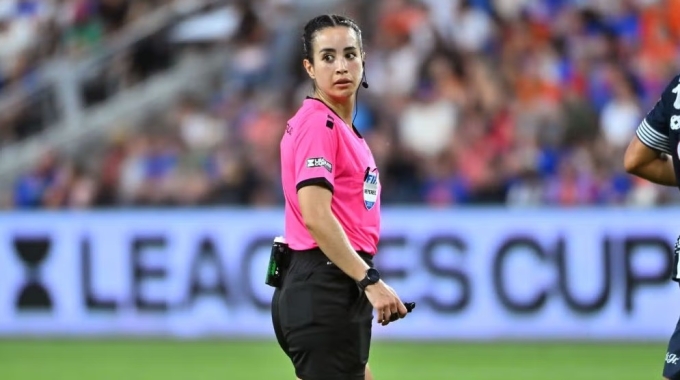 Nữ trọng tài người Mexico Katia Itzel Garcia. Ảnh: Record